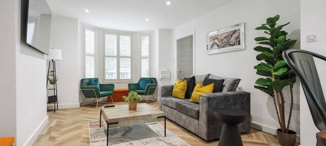 Riverside | Work-Stay | Free Dedicated Parking