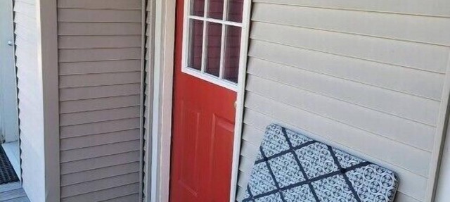 Roberts ave. Immaculate Rental For Nurses Apt B