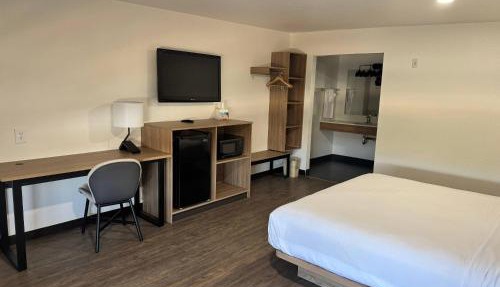 Rodeway Inn & Suites Rancho Mirage - Palm Desert Area