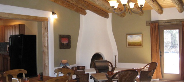 Romantic Getaway close to Sipapu and Ft Burgwin. Within Carson Nat'l Forest