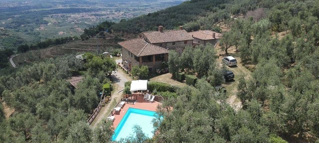 Romantic Holiday Villa, pool Opens from April to October, for 18/25/29 people