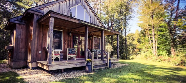 Romantic Private Vermont Cottage, dogs welcome