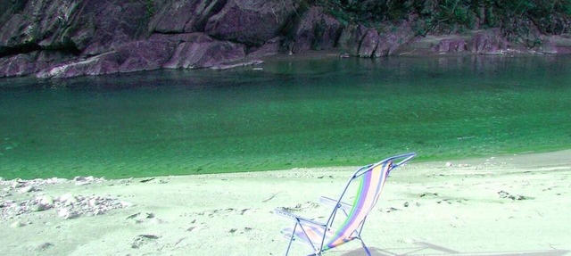 Romantic Rock River Cottage with Hot Tub, Fireplace & Beach - Newfane VT