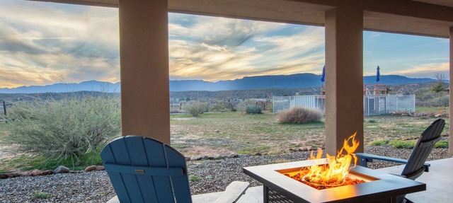 Romantic Wine Country Retreat Private Hot Tub & Valley Views