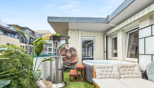 Rooftop Penthouse with Hot Tub