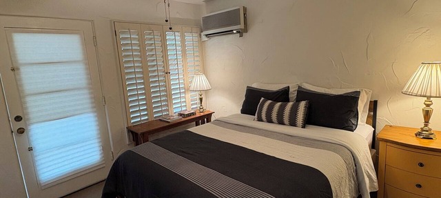 Room 7️⃣ Studio in a charming boutique hotel, by the pool in downtown PS 🌼