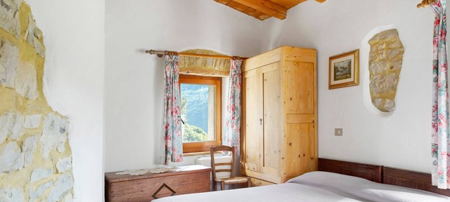 Room 'Camera 1' with Mountain View, Shared Garden and Wi-Fi