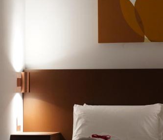 Rooms Around