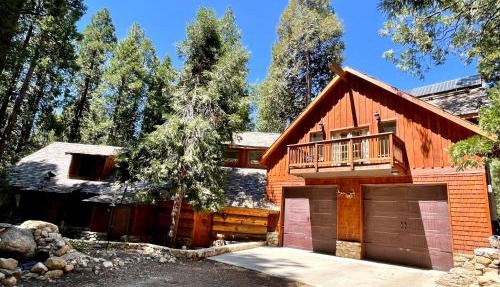 Root-Stone Lodge