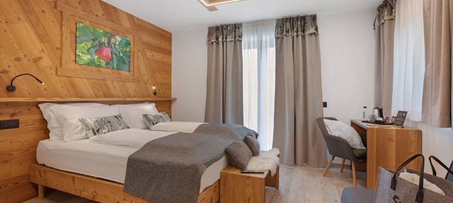 'Rossa' Room with Mountain View, Wi-Fi and Air Conditioning