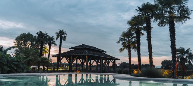 Royal Garden Hotel