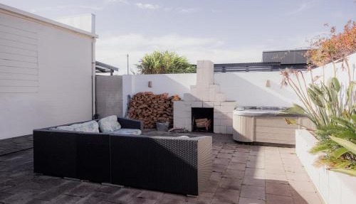 Ruby SoHo Spa Villa