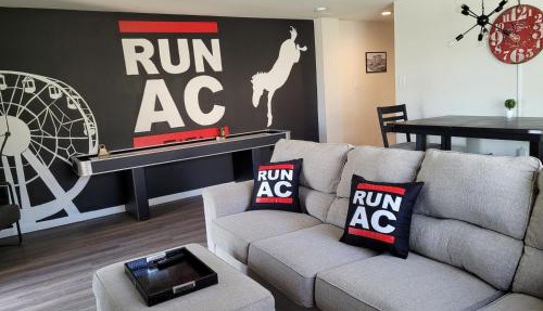 Run-AC Villa- Block from Ocean Casino & Waterpark!