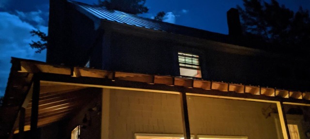 Rustic 1850s barn, updated & funky, ideal for exploring Southern VT/Western MA .