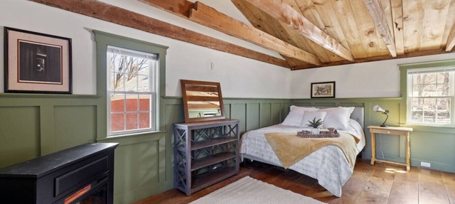 Rustic Beauty, Fireplace, Cows & Mountain Views