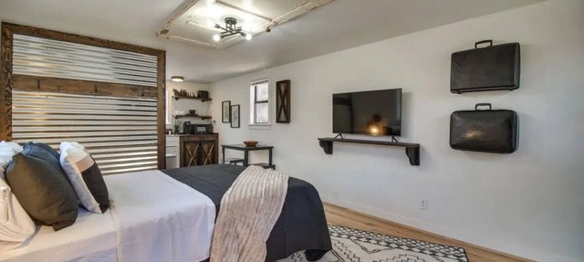 Rustic Cabin! Close to Downtown Siloam Springs