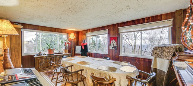 ‘Rustic Chic’ Retreat: 4 Mi to Kennywood!