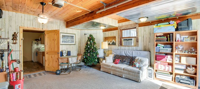 Rustic Jefferson Retreat w/Fire Pit: Near Athens!