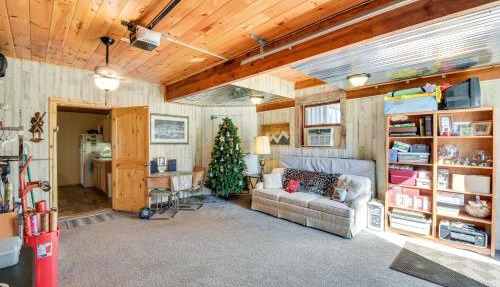 Rustic Jefferson Retreat w/Fire Pit: Near Athens!