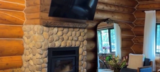 Rustic Luxury Log Cabin Lodge Cozy Fireplace Peaceful Retreat in Delta Junction