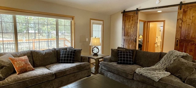 Rustic Luxury River House - Near Sunriver, Mt. Bachelor