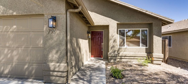 Rustic Mid Century Modern home in the suburbs-small pets welcome