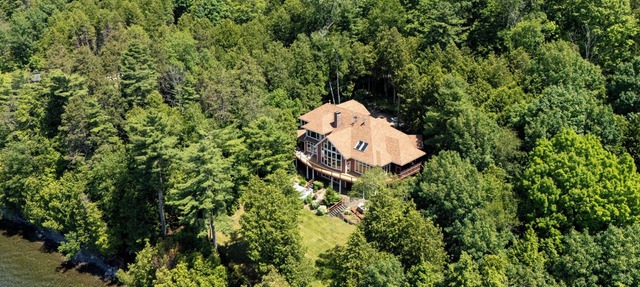 Rustic-modern Lake House in Milton Near Burlington and Eagle Mountain
