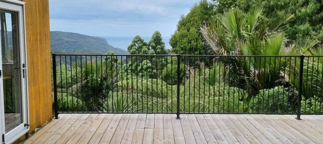 Rustic Vibes and Privacy on the West Coast!