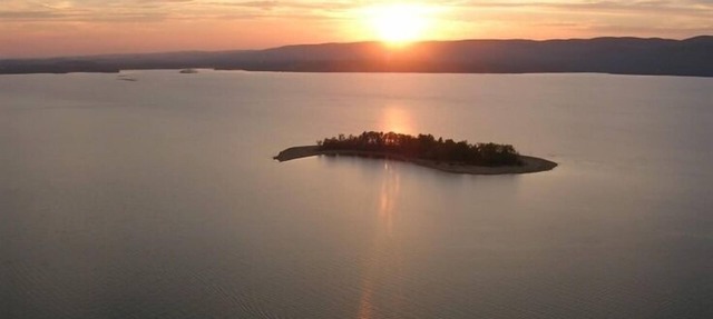 Sacandaga Lake access, kayaks, private yard, 30 minutes to Saratoga