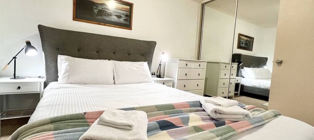 Safe & secure 2 bedroom apartment on Melbourne St, North Adelaide in exclusive gated complex. Near CBD, Adel Oval, Wine Centre, The Memorial and WCH Hospitals. Free car parking spot. Linen hire and air-conditioning included.