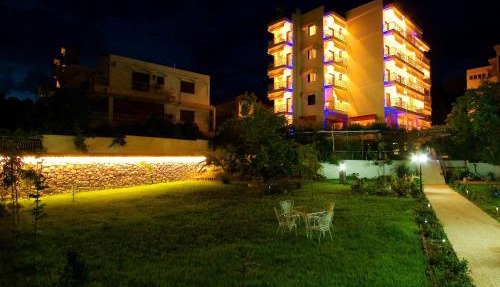 Sagini Hotel