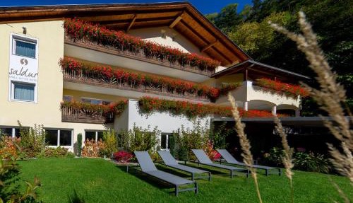 Saldur Small Active Hotel