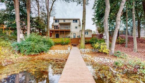 Salisbury Waterfront: Schumaker Pond Paradise!