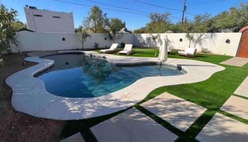Sam Hughes Desert Oasis, Private Pool & Walk to UA