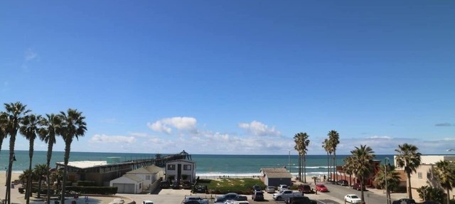 San Diego Beachfront House 60s to sand, surf, pier