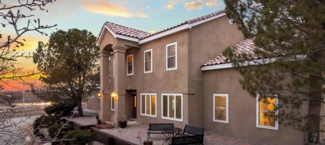 Sandia Sunsets with Hot Tub - An Irvie Home