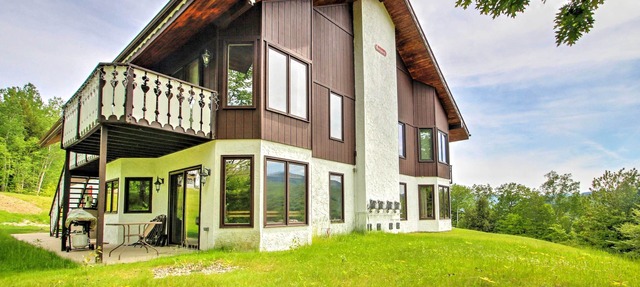 Scenic Bartlett Home w/Deck - 1 Mi to Storyland!
