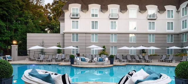 Scenic Retreat: Three Upscale King Rooms Near Vineyards