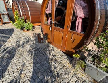Schlafen im Weinfass