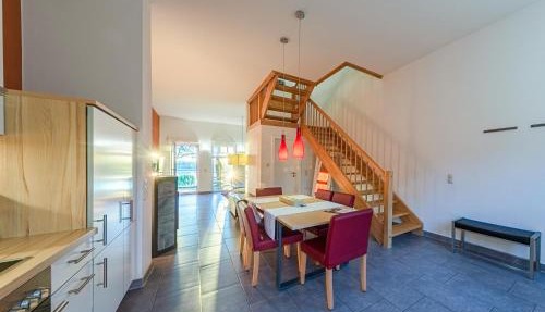 Schwan - Ferienwohnung am Loppiner See mit Terrasse und Sauna