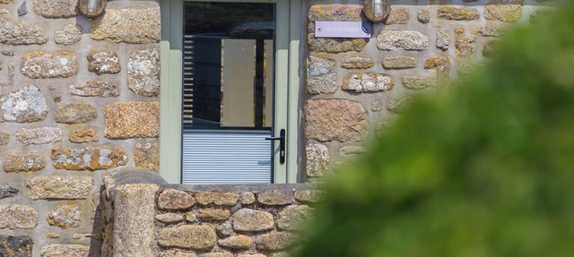 SCILLY STACK, pet friendly, character holiday cottage in St Just