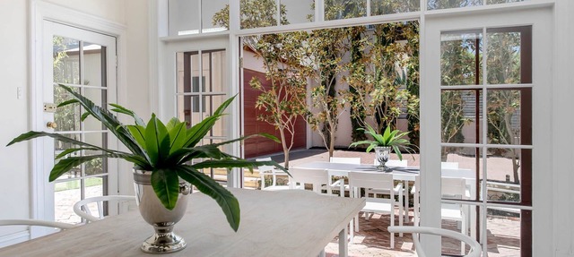Sea Breeze Manor | Beach | Sleeps 12 | Sunset View