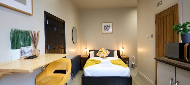 Seabiscuit Studio by Stone Pit Apartments