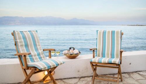 Seafront Evi's Hideaway - Petalidi Cozy Nest