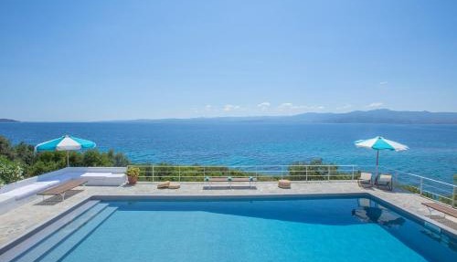 Seafront Paradise