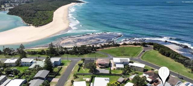 Seaside Escape - The ultimate beachside retreat nestled on the shores of Dolphin Point Beach