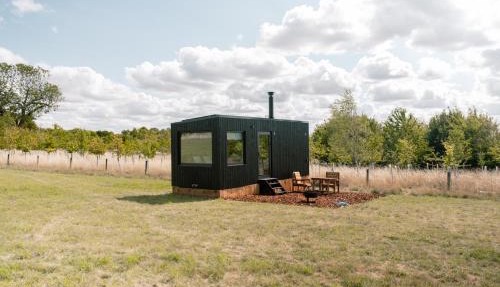 Secluded Cotswolds Off-Grid Cabin NEW Sept 25