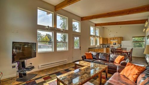 Secluded Getaway w/Deck, Steps to Fritz Creek!
