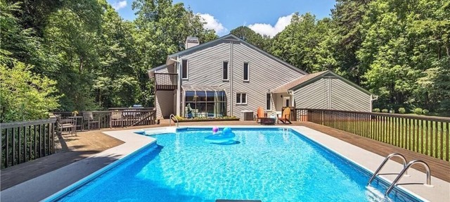 Secluded Oasis in Asheville! Game Room, Movie Theater, and Hot Tub * 20 min to Biltmore!