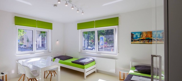 SecondHome Stuttgart: 2 very nice vacation apartments in Esslingen for up to 17 pers